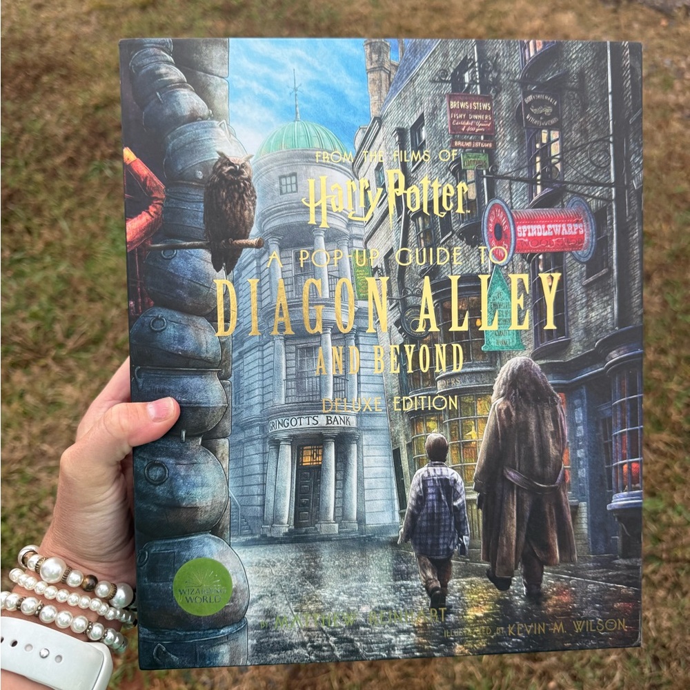 Harry Potter: A Pop-Up Guide to Diagon Alley and Beyond